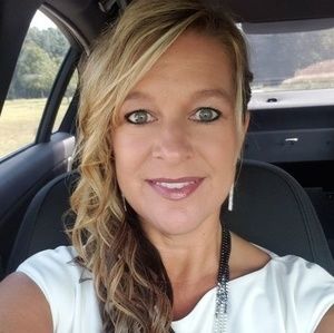 Meet your Posher, Carla